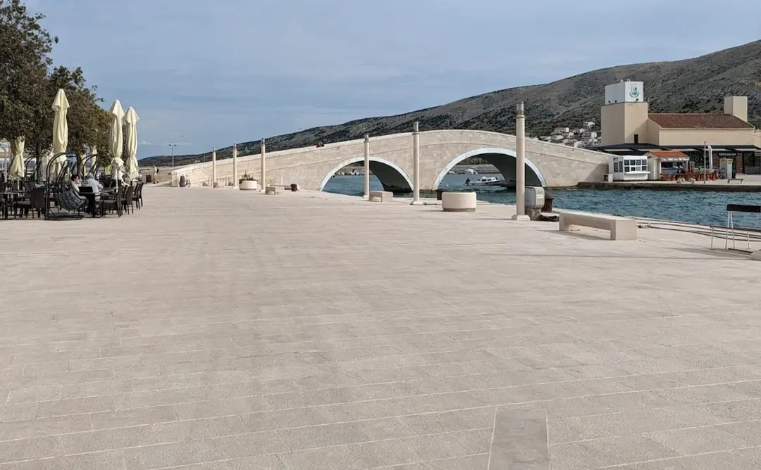 Šetnica i most, Pag